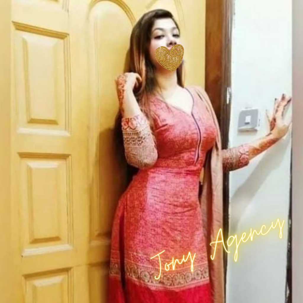 Pori Moni Barishal Call Girl Escort Bangladesh